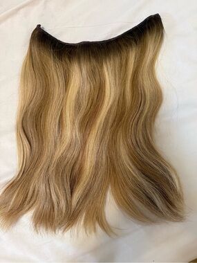Ensemble Hair halo 882- Honey Blonde Ombre